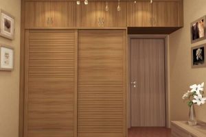[昆明居众装饰]卧室衣柜选择 实木定制衣柜的优点