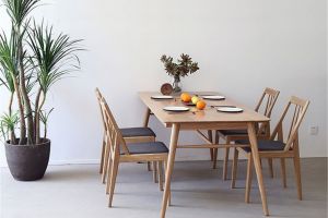 [南京天圆装饰]一张这样的餐桌，立马提高你的餐厅格调!