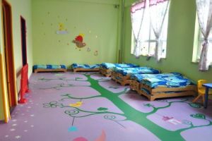 [美超装饰]幼儿园塑胶场地的3大优势 怎样选择幼儿园塑胶地板