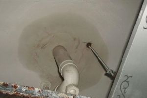 卫生间防水层漏水怎么办