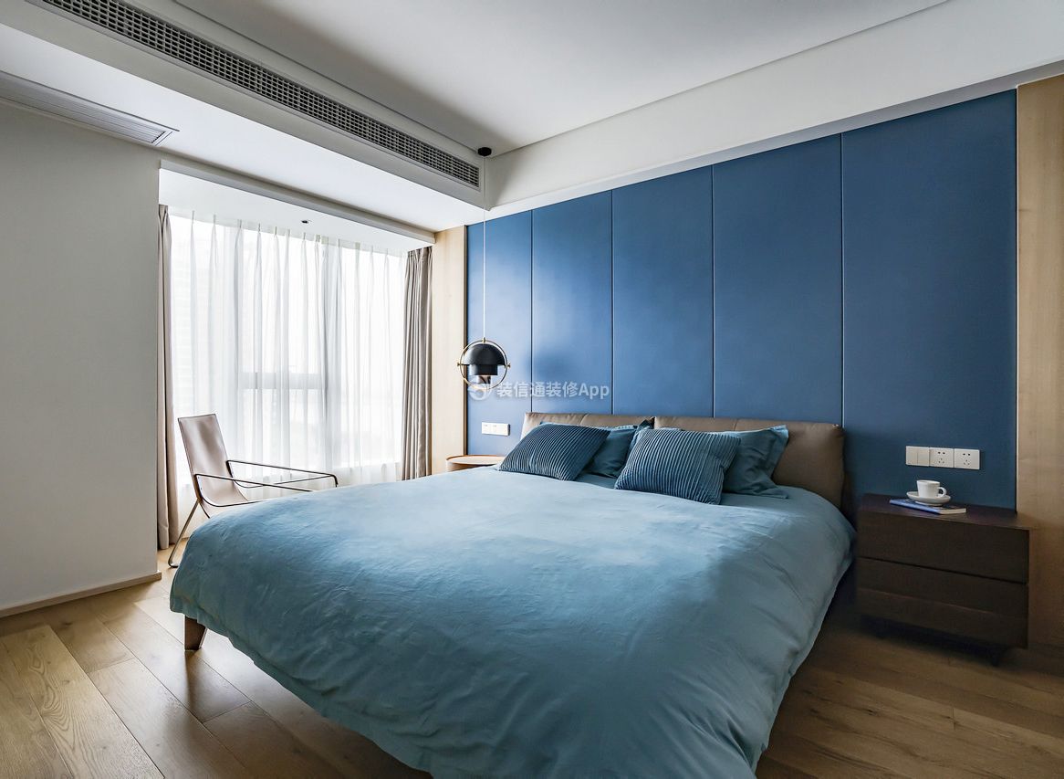 100平米三室一厅卧室软包床头装修设计图