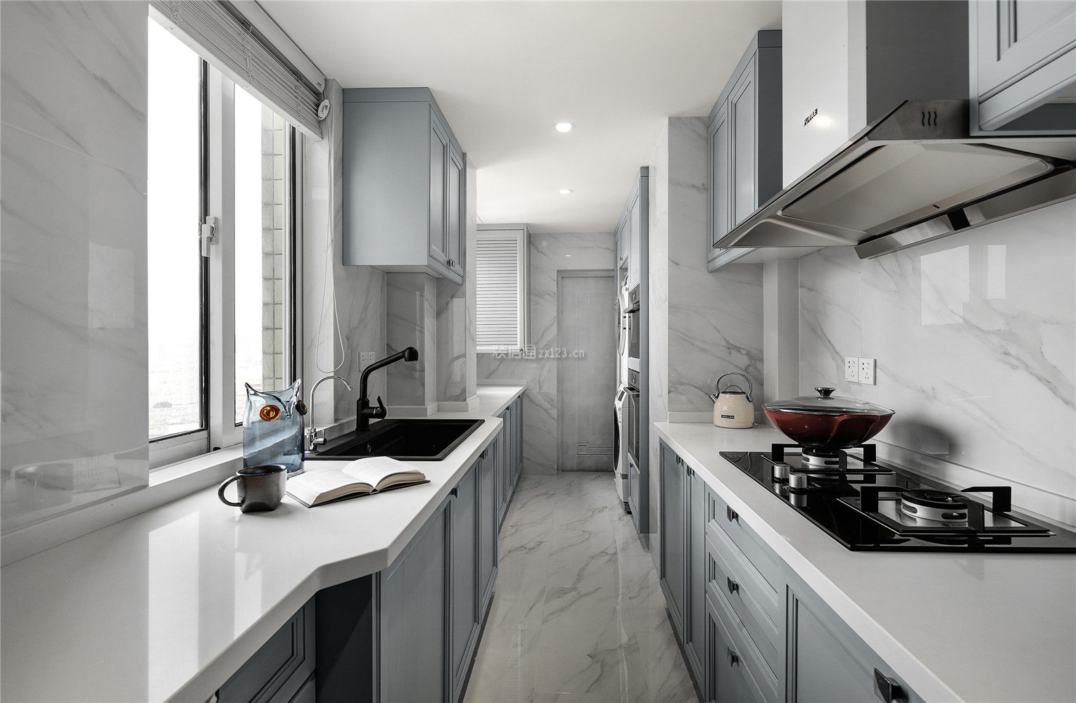 祈福万景峰轻奢风格143平米四室两厅装修案例