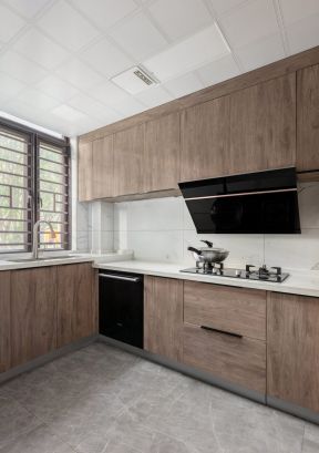 厨房实木橱柜图片 家庭厨房装修设计效果图片