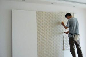 [珠海易百装饰]贴壁纸刷基膜 让您的墙面光鲜靓丽