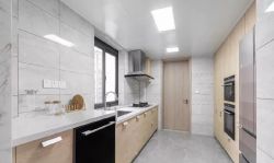 155平四居室现代简约风格厨房装修效果图