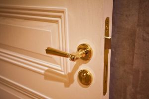 [绵阳幻想家装饰]门把手安装多高合适，门把手安装方法是什么？