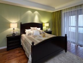 美式风格卧室墙纸 实木床设计效果图
