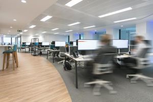 互联网办公室装修设计案例，打造有趣、开放的办公空间!