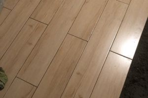 [晋中卓越装饰]卧室铺贴木纹砖怎么样，优于木地板的选择！