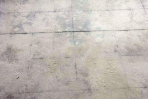 [南京红牛装饰]实木地板安装铺设过程总结：先安装衣柜还是木地板？