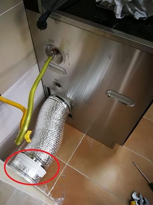 [南京欧泰装饰]厨房安装集成灶要漏油?为什么?