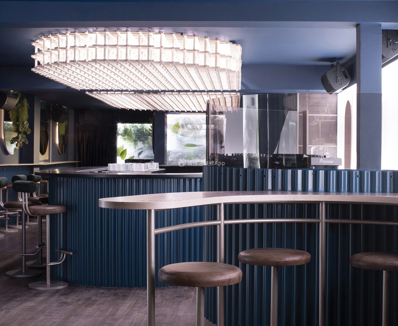 广州简欧风格酒吧吧台装修设计图片