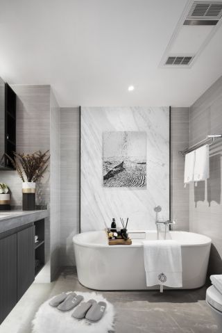 成都跃层现代风格浴室浴缸装修设计图片