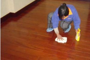 [上海新匠装饰]家里的地板如何打理和保养？日常清洁方法