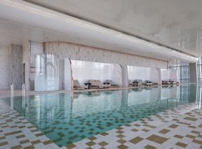 室内泳池设计效果图 酒店游泳池装饰设计效果图
