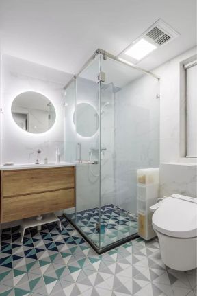 卫生间淋浴室 卫生间淋浴玻璃隔断