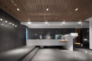 [南京寸界装饰公司]360平极简办公室装修案例，优雅简约！