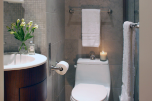 [成都本意空间装饰]提升小浴室使用体验的6个装修技巧