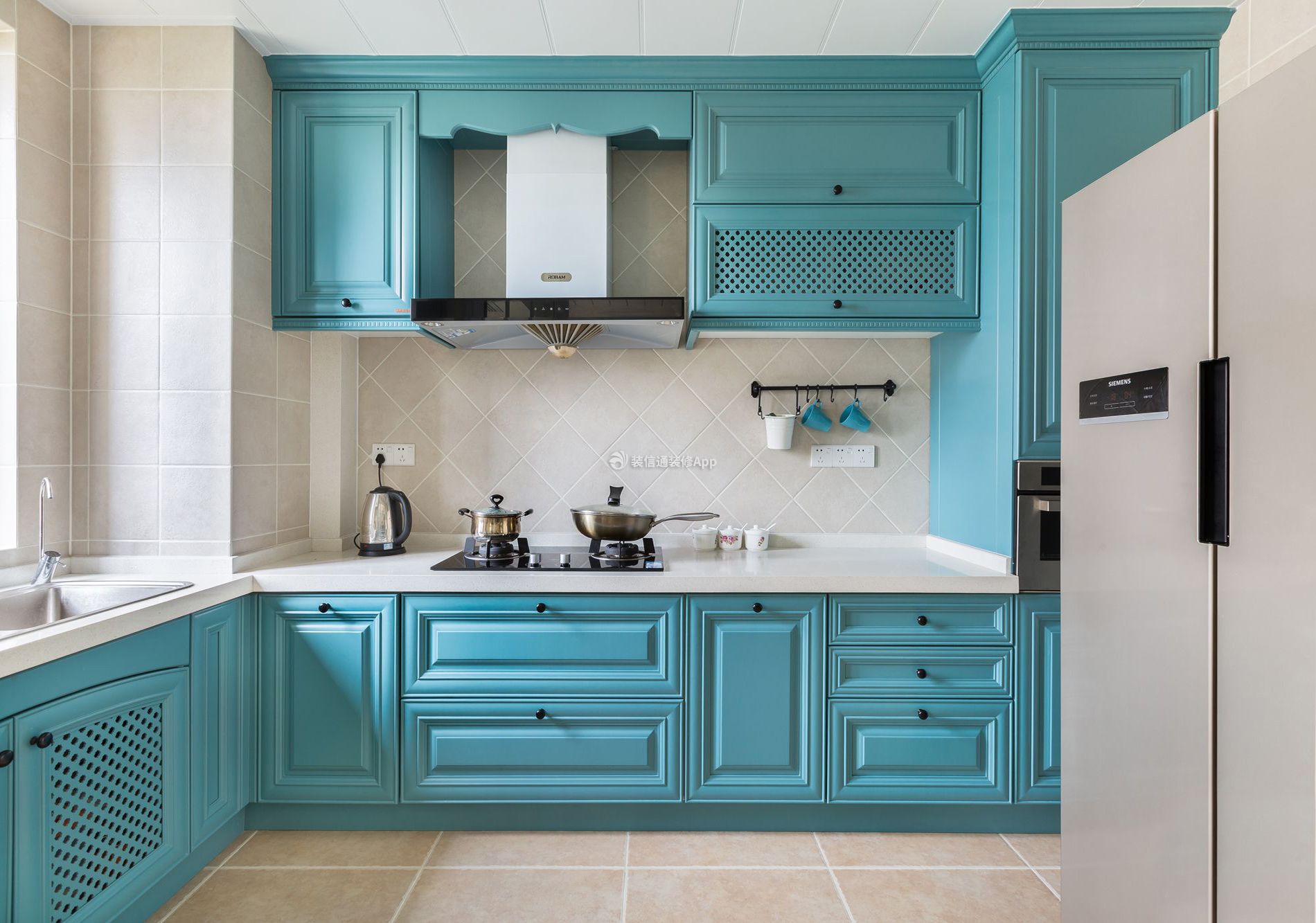 2023家庭房子室内厨房橱柜颜色装修效果图