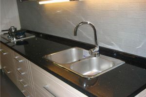 [博瑞装饰]厨房需要安装挡水条吗？安装挡水条需要注意哪些呢？
