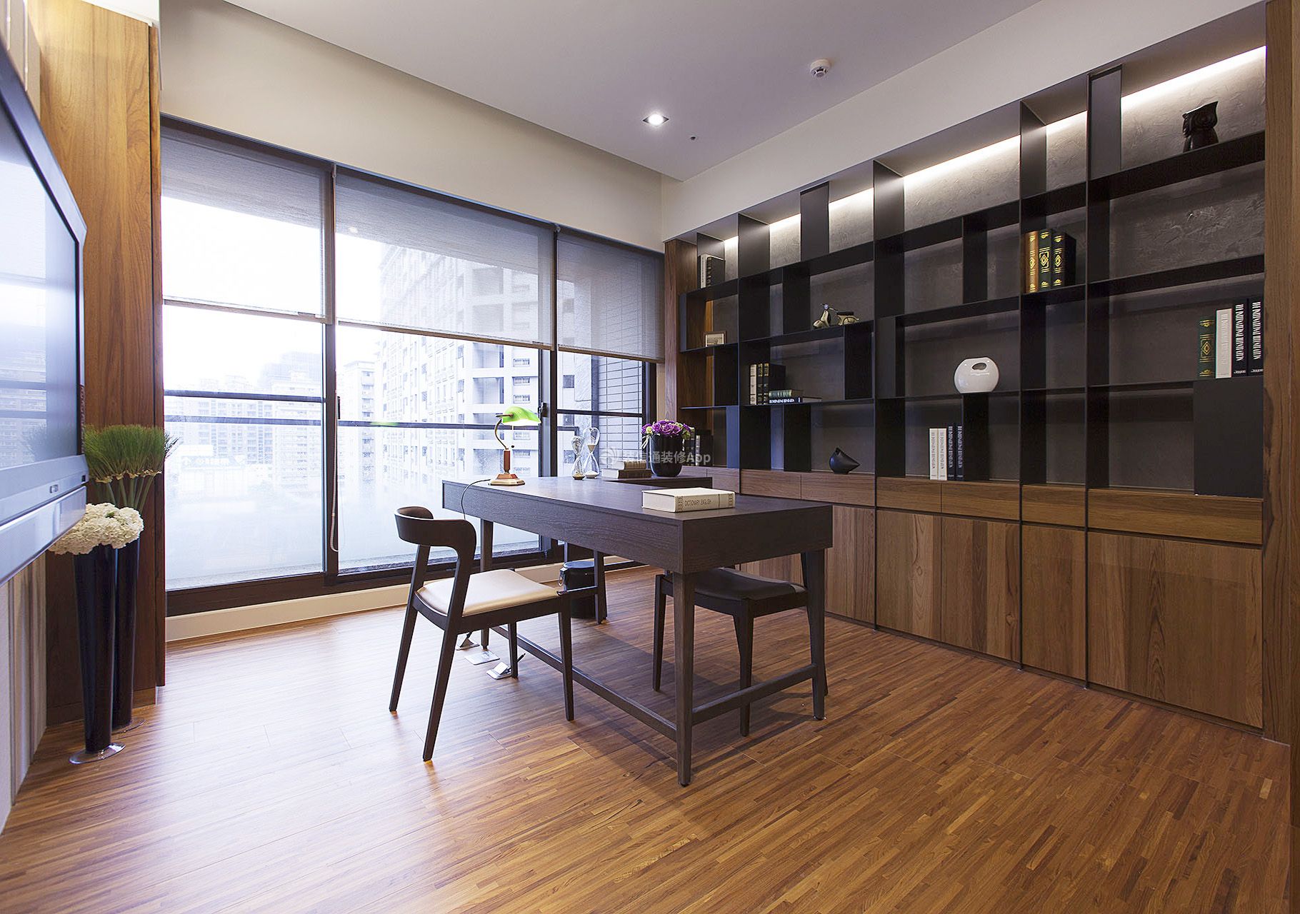 140平三室两厅书房现代风格装修效果图: