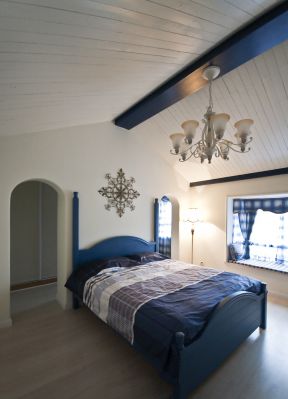 地中海风格斜顶卧室装修设计图片欣赏