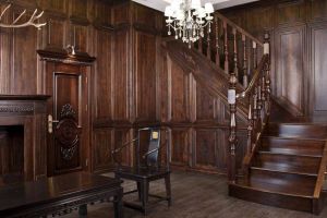 [南宁名匠装饰]楼梯也可以木制？木质楼梯的制作与保养！