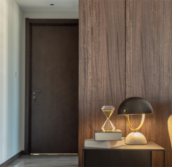 青岛汉唐装饰灰色地砖的墙面怎么搭配好看