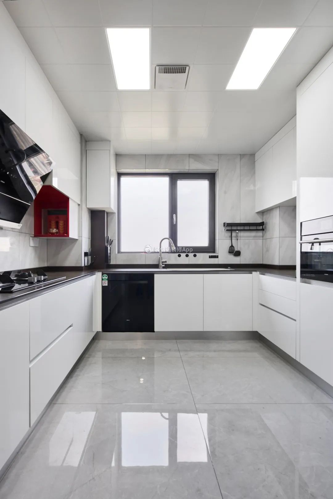 四居室家庭厨房简约风格装修设计图片: