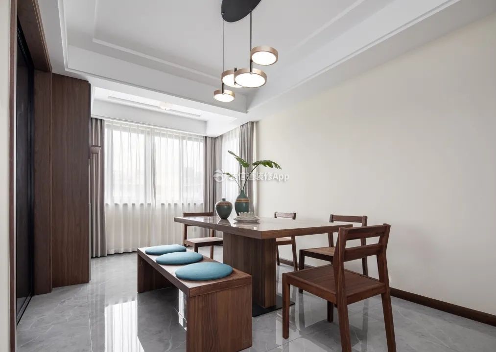 新中式风格四居室餐厅装潢设计效果图