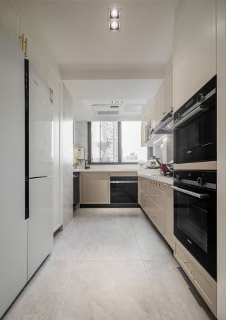 现代四居室L型厨房装修效果图片