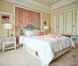 法式风格房子卧室软包背景墙装修图片