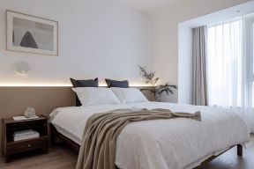 现代风格125平米卧室床家装效果图欣赏