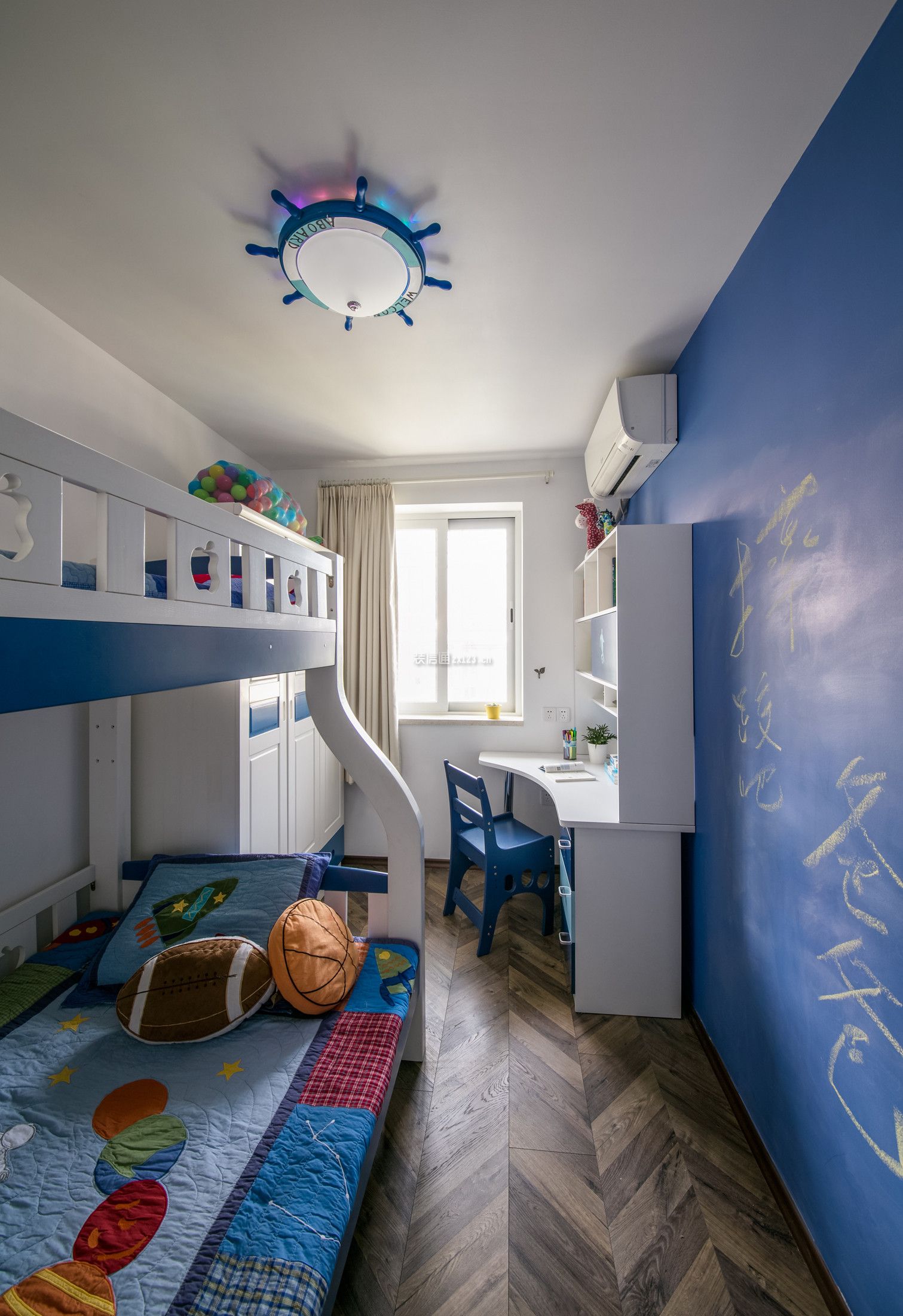 儿童房高低床装修效果图 儿童房高低床设计图片