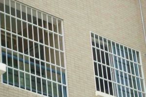 [上海品然空间装饰]阳台防盗窗的价格是多少？常见的阳台防盗窗的类型？