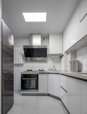 小户型现代简约风格厨房白色装修效果图