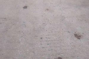 [上海领贤装饰]水泥地面起砂怎么办？起砂的原因是什么？