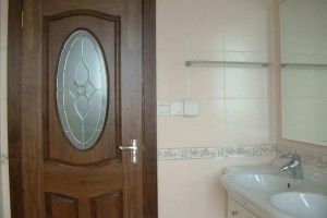 [广州瑞居装饰]卫生间门一般有哪些可以选择的材料