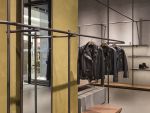 Francesc Rifé服装设计概念店工业风格320平装修案例