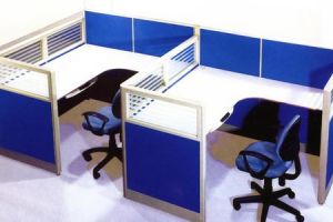 [南宁远涛装饰]办公桌的屏风隔断优点是什么，选购时应该注意什么