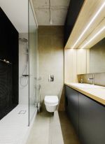 40平方单身公寓卫生间玻璃隔断装修图