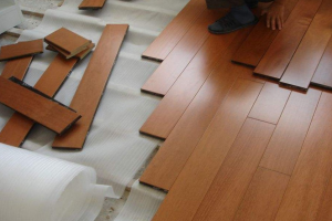 铺地板砖好还是木地板好
