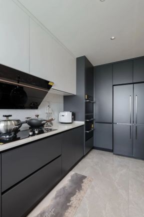 110平方家庭厨房橱柜装修效果图大全