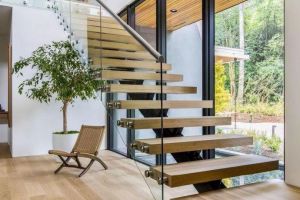 [苏州尚层装饰]木质楼梯如何装修 别墅木楼梯装修技巧