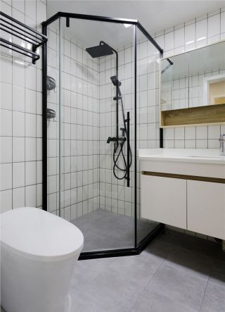 70平方二室一厅卫生间淋浴房设计图片