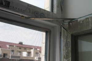 阳台纱窗安装方法