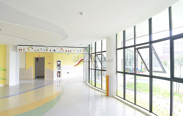 幼儿园走廊设计图片 幼儿园走廊过道布置图片