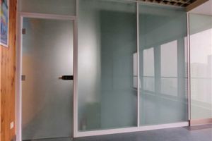 [深圳乐蜂装饰]磨砂玻璃隔断的优点 磨砂玻璃隔断的缺点