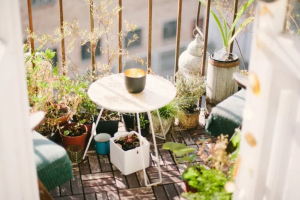 [南京微笑装饰]阳台花园设计小技巧，打造自然氛围！