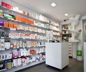 小型药店店面装修设计效果图